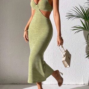 Elegant Green Cut-Out Maxi Dress